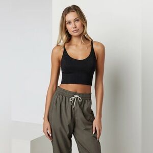 NEW Vuori black Seamless Crop